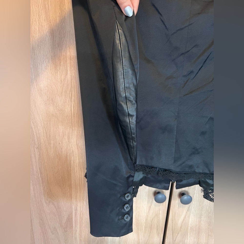 Very unusual, sexy fit atlas jacket combined with leather and laces - Picture 7 of 12